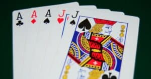 Read more about the article Full house Poker là gì? Cách để có Full house trong Poker