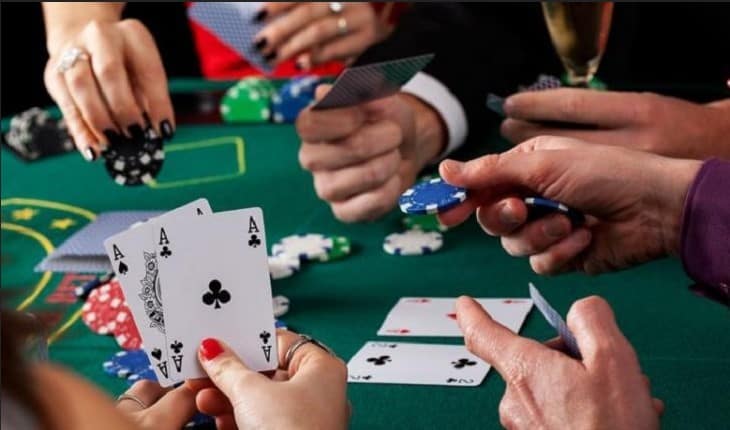 Read more about the article Poker hand là gì? Thứ hạng bài tẩy trong Poker